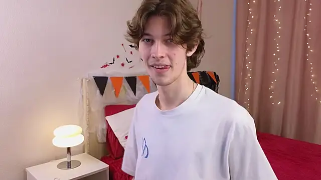  Den1s  online show from October 25, 2025, 12:28 pm