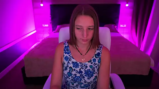 Snapshot of LioraFox chatting on September 17, 2025, 4:42 pm LioraFox online show from September 17, 2025, 4:42 pm