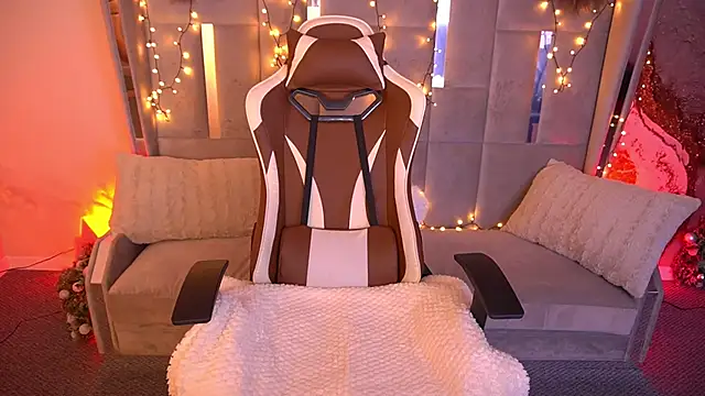 LioraFox online show from February 12, 2026, 10:53 pm