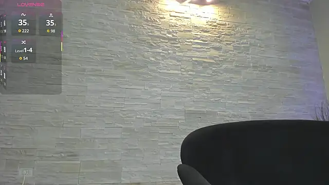 Snapshot of Jelly_Bee chatting on October 2, 2025, 7:50 pm Jelly Bee online show from October 2, 2025, 7:50 pm