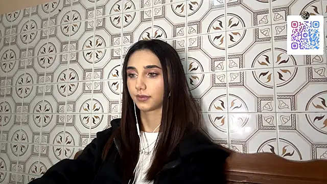 LinaMour online show from November 28, 2025, 10:32 pm