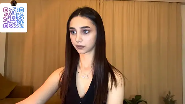 Snapshot of LinaMour chatting on February 17, 2026, 10:40 pm LinaMour online show from February 17, 2026, 10:40 pm