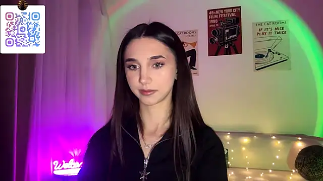 LinaMour online show from March 6, 2026, 10:27 pm