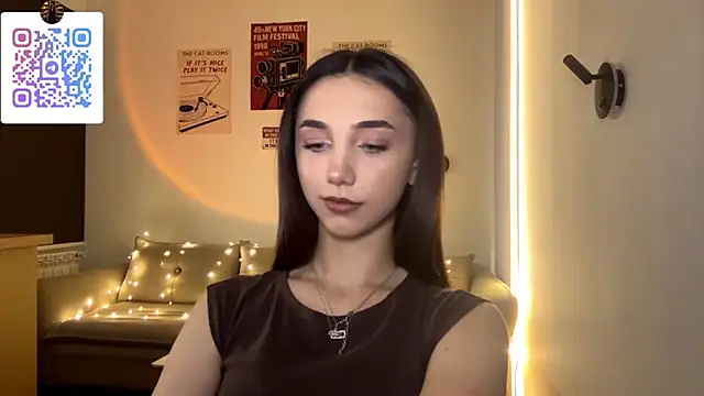 Snapshot of LinaMour chatting on February 22, 2026, 10:22 pm LinaMour online show from February 22, 2026, 10:22 pm