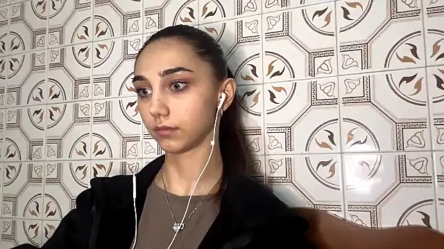 LinaMour online show from November 16, 2025, 10:24 pm