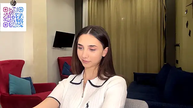 Snapshot of LinaMour chatting on February 3, 2026, 2:53 am LinaMour online show from February 3, 2026, 2:53 am