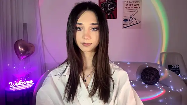 LinaMour online show from May 22, 2026, 10:19 pm