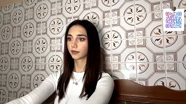 LinaMour online show from November 27, 2025, 10:10 pm