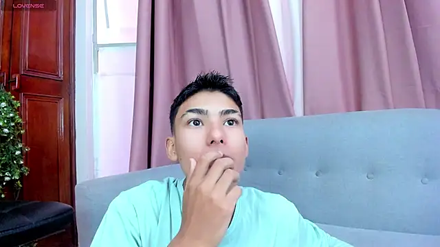 raven yees online show from September 12, 2025, 1:55 pm