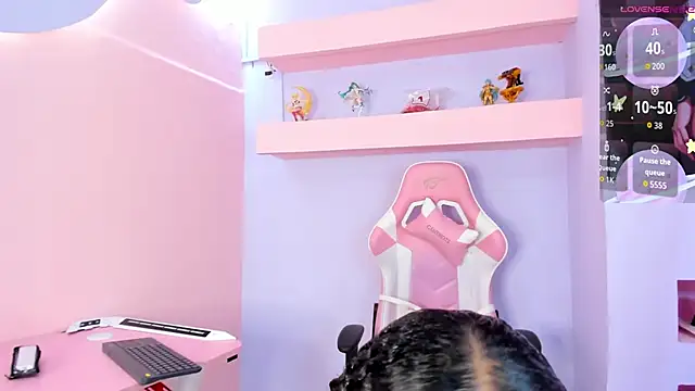 Snapshot of SkylerBloomm chatting on October 17, 2025, 2:59 am SkylerBloomm online show from October 17, 2025, 2:59 am