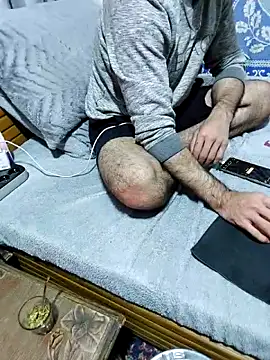 yazinyazin1 online show from March 4, 2026, 9:00 pm