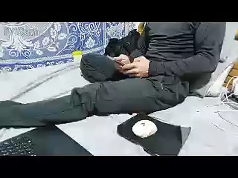 yazinyazin1 online show from February 11, 2026, 5:40 am