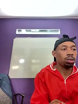 fitsexyman online show from November 14, 2025, 9:46 am