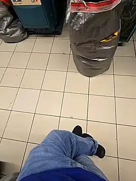 Snapshot of sisman31 chatting on October 1, 2025, 12:06 am sisman31 online show from October 1, 2025, 12:06 am