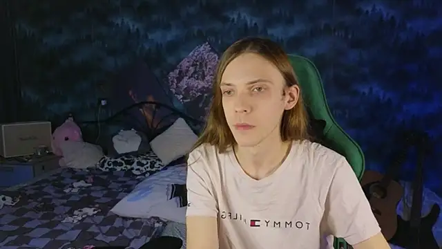 Snapshot of artass2 chatting on October 1, 2025, 9:18 pm artass2 online show from October 1, 2025, 9:18 pm