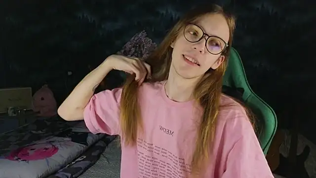 Snapshot of artass2 chatting on October 2, 2025, 9:29 pm artass2 online show from October 2, 2025, 9:29 pm