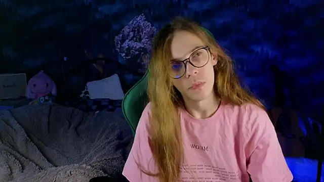 Snapshot of artass2 chatting on October 30, 2025, 9:44 pm artass2 online show from October 30, 2025, 9:44 pm