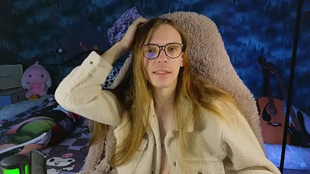 Snapshot of artass2 chatting on October 29, 2025, 1:21 pm artass2 online show from October 29, 2025, 1:21 pm