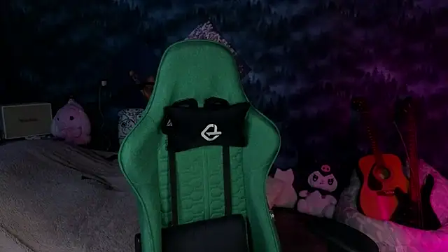 Snapshot of artass2 chatting on September 19, 2025, 6:01 pm artass2 online show from September 19, 2025, 6:01 pm