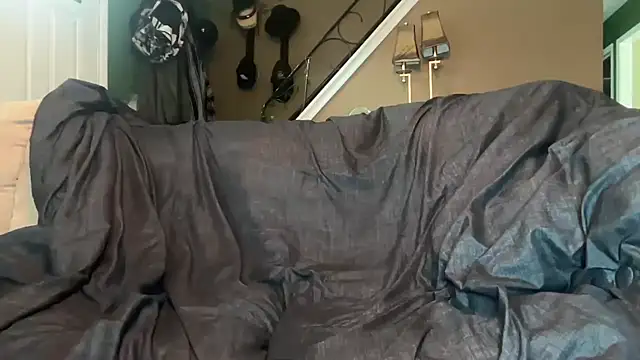 Trippie hippies1313 online show from September 17, 2025, 2:08 pm