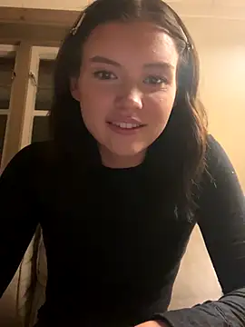 alexapalmqvist online show from September 10, 2025, 7:02 pm
