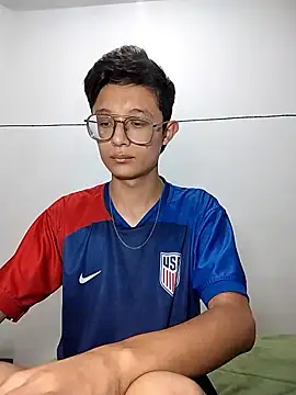 SantiagoRusso18 online show from January 16, 2026, 2:54 pm