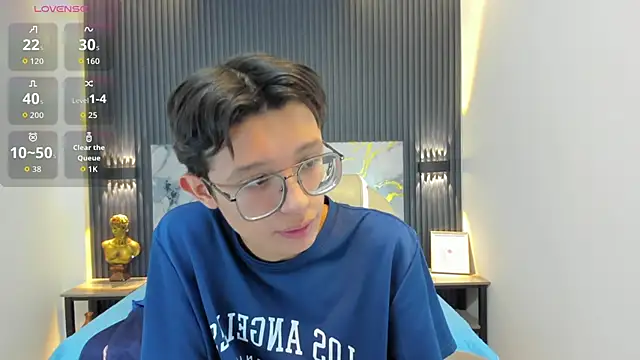 Snapshot of SantiagoRusso18 chatting on October 26, 2025, 12:38 pm SantiagoRusso18 online show from October 26, 2025, 12:38 pm