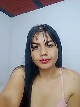 SaraNixx online show from September 17, 2025, 11:29 pm