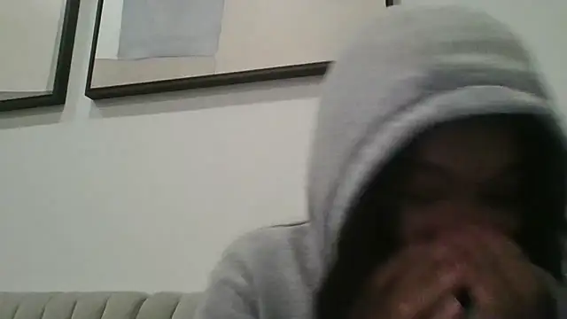 Idonotcherishu online show from October 18, 2025, 1:18 am