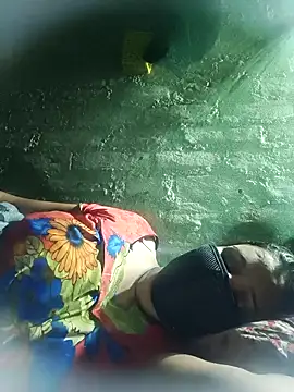 Snapshot of Manvi_tyagi chatting on October 9, 2025, 6:30 pm Manvi tyagi online show from October 9, 2025, 6:30 pm