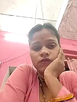 Snapshot of Manvi_tyagi chatting on October 27, 2025, 3:35 pm Manvi tyagi online show from October 27, 2025, 3:35 pm