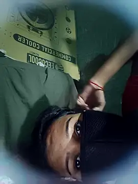 Snapshot of Manvi_tyagi chatting on October 8, 2025, 4:19 pm Manvi tyagi online show from October 8, 2025, 4:19 pm