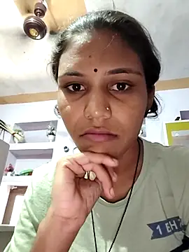 Snapshot of Live-queen08 chatting on October 9, 2025, 8:26 am Live-queen08 online show from October 9, 2025, 8:26 am