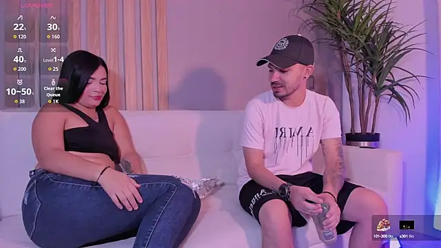 Snapshot of aronandluna chatting on October 1, 2025, 2:10 pm aronandluna online show from October 1, 2025, 2:10 pm