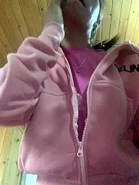 Snapshot of tuyetnhi-00 chatting on September 23, 2025, 12:28 am tuyetnhi-00 online show from September 23, 2025, 12:28 am