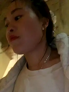 Snapshot of tuyetnhi-00 chatting on October 27, 2025, 12:22 am tuyetnhi-00 online show from October 27, 2025, 12:22 am