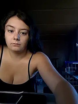 Snapshot of YoungLiisaxx chatting on September 23, 2025, 5:36 am YoungLiisaxx online show from September 23, 2025, 5:36 am