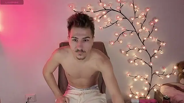 Snapshot of MarioK1 chatting on October 17, 2025, 5:11 am MarioK1 online show from October 17, 2025, 5:11 am