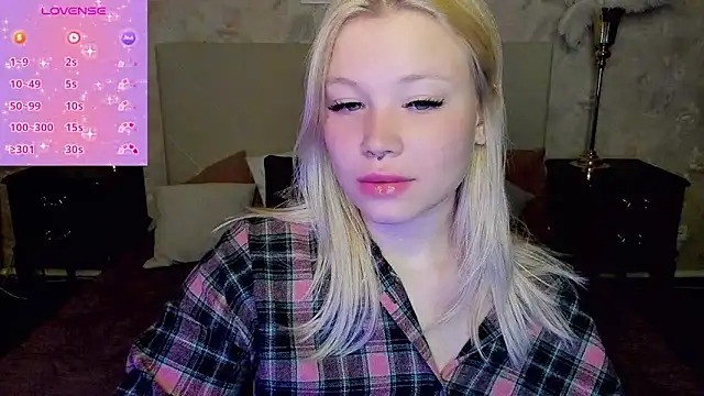 Diana Dream online show from September 24, 2025, 8:15 pm