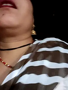 Snapshot of Priya_tyagi chatting on October 16, 2025, 10:34 am Priya tyagi online show from October 16, 2025, 10:34 am