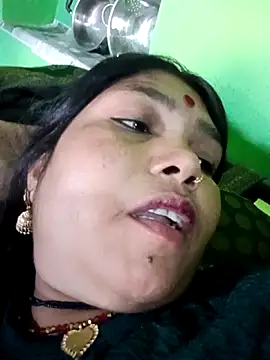 Snapshot of Priya_tyagi chatting on October 19, 2025, 7:00 am Priya tyagi online show from October 19, 2025, 7:00 am