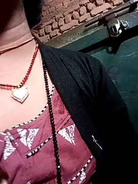 Snapshot of Priya_tyagi chatting on September 28, 2025, 8:21 am Priya tyagi online show from September 28, 2025, 8:21 am