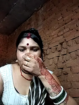 Snapshot of Priya_tyagi chatting on October 11, 2025, 6:47 am Priya tyagi online show from October 11, 2025, 6:47 am