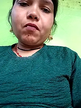 Snapshot of Priya_tyagi chatting on October 22, 2025, 10:47 am Priya tyagi online show from October 22, 2025, 10:47 am