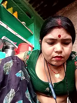 Snapshot of Priya_tyagi chatting on October 2, 2025, 9:45 am Priya tyagi online show from October 2, 2025, 9:45 am