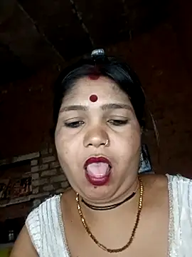 Snapshot of Priya_tyagi chatting on September 21, 2025, 11:37 am Priya tyagi online show from September 21, 2025, 11:37 am