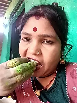 Snapshot of Priya_tyagi chatting on October 14, 2025, 8:26 am Priya tyagi online show from October 14, 2025, 8:26 am