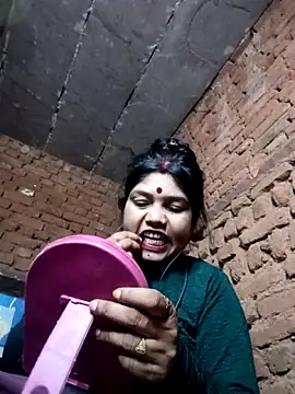 Snapshot of Priya_tyagi chatting on September 28, 2025, 8:27 pm Priya tyagi online show from September 28, 2025, 8:27 pm