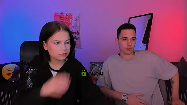 Snapshot of renata_sweety chatting on October 6, 2025, 9:15 pm renata sweety online show from October 6, 2025, 9:15 pm