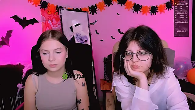 Snapshot of renata_sweety chatting on October 30, 2025, 2:04 pm renata sweety online show from October 30, 2025, 2:04 pm